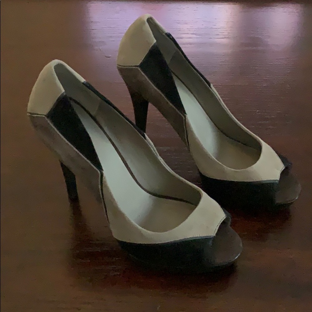 NEW Levity Black & Grey Suede Platform Heels